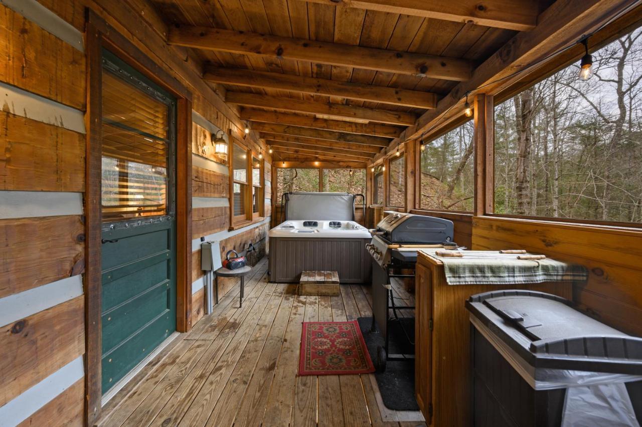 Villa The Robins Nest With Hot Tub à Pigeon Forge Extérieur photo