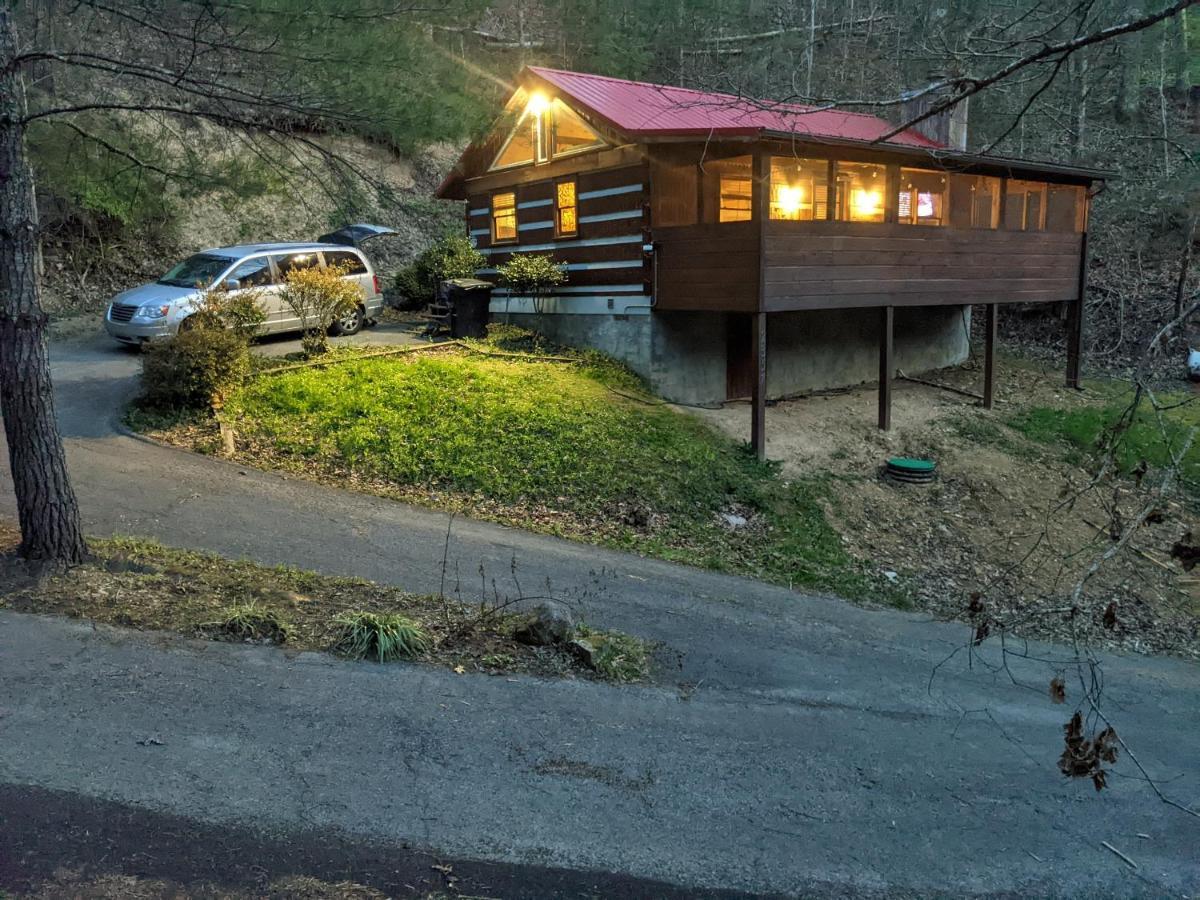 Villa The Robins Nest With Hot Tub à Pigeon Forge Extérieur photo